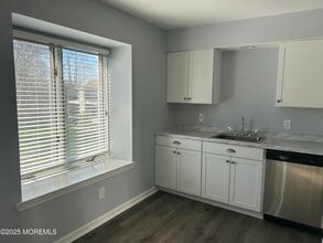 Building Photo - 105 Mt Ln