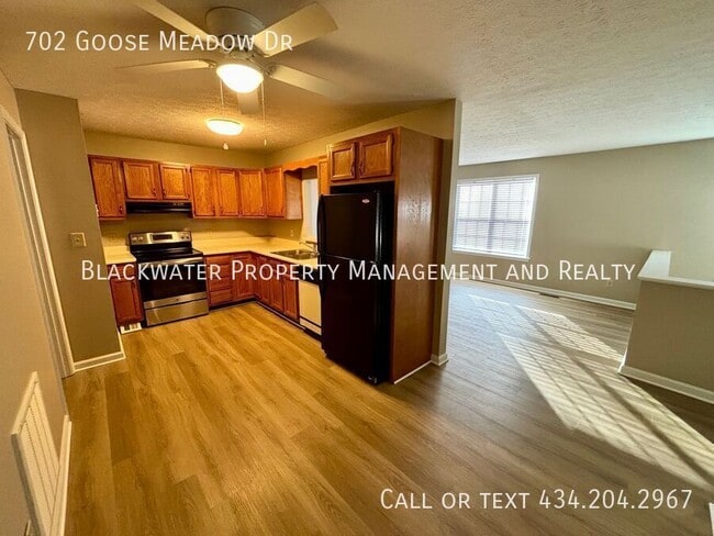 Building Photo - 702 Goose Meadow Dr
