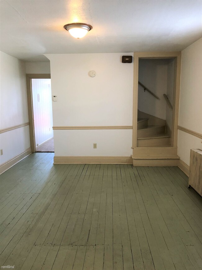 Building Photo - 2 br, 1 bath Duplex - 11 Mill St