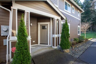 Building Photo - 1663 Burnside Pl