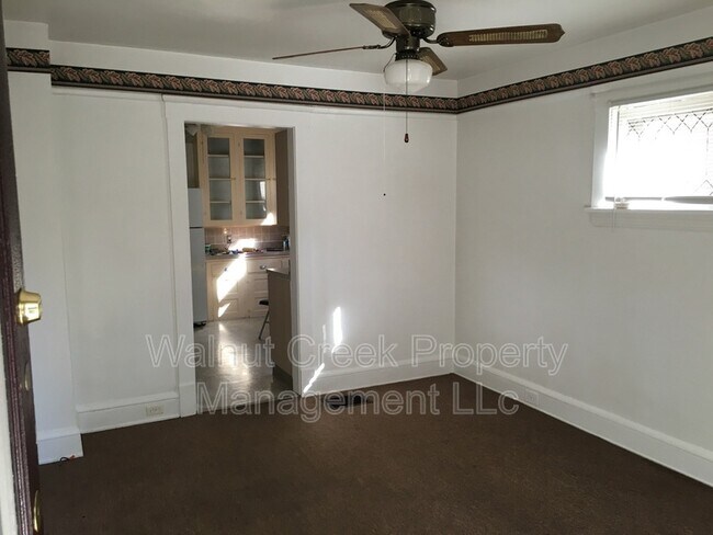 Foto del edificio - 1593 Winchester Ave