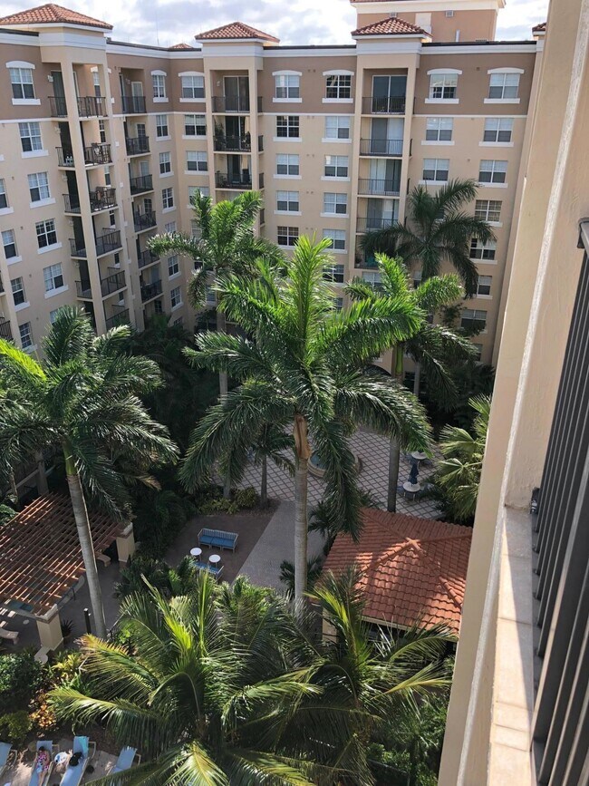 Building Photo - 1801 N Flagler Dr