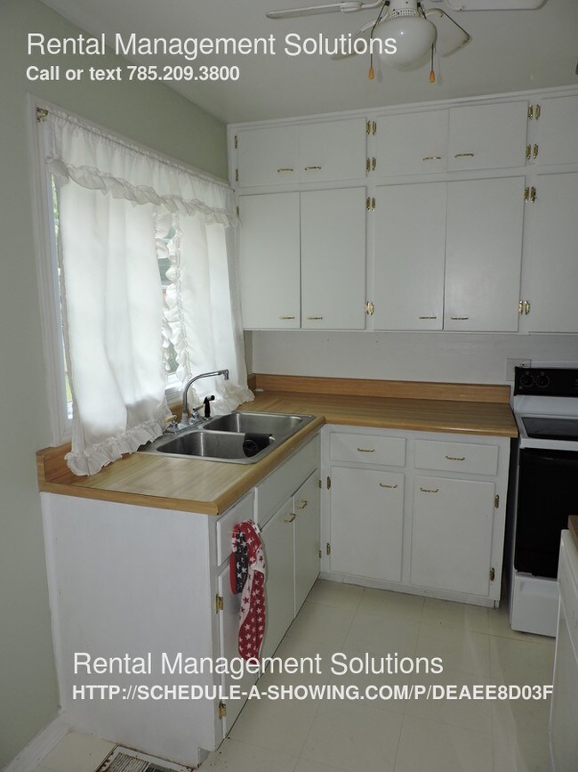 Building Photo - 4013 SW Drury Ln