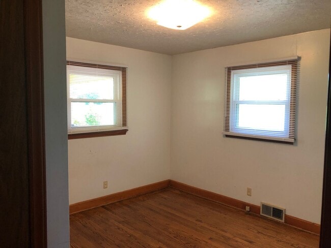Building Photo - For Rent In Davie Co!