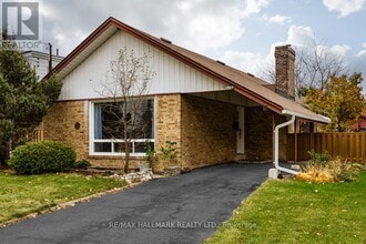 Building Photo - 5 Penzance Dr