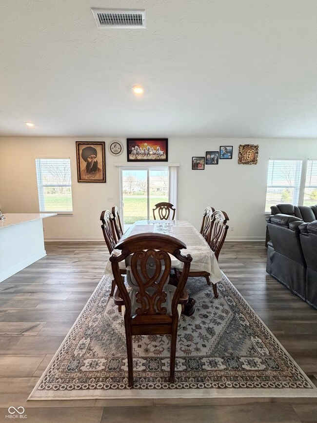 Foto del edificio - 1208 Taggart Wy