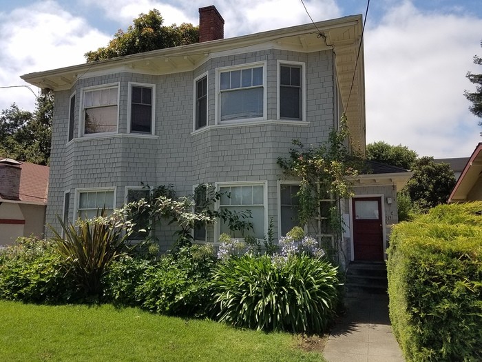 Primary Photo - 519 Humboldt St