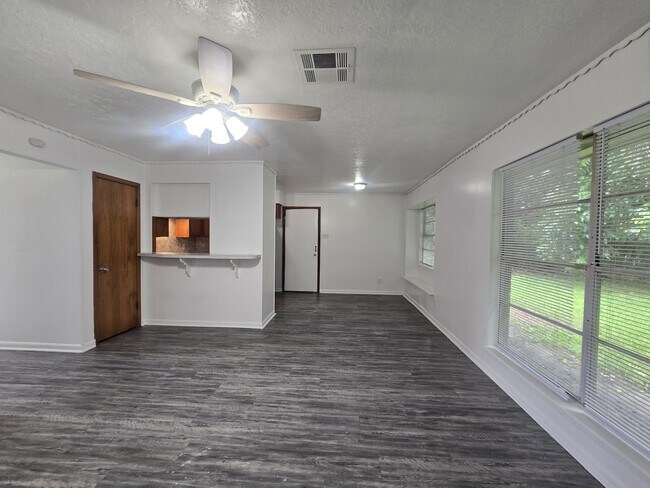 Building Photo - 7510 Hummingbird Ln