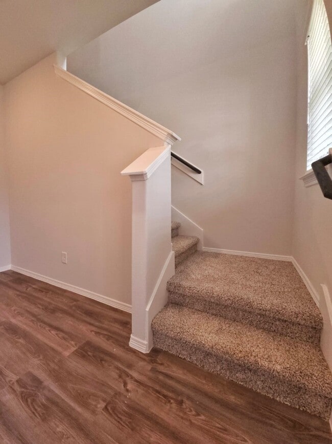 Building Photo - 26118 Emory Holw Dr