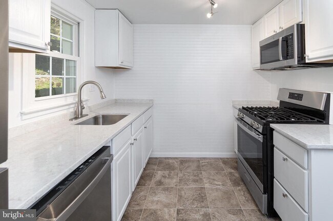 Building Photo - 3205 Berkley Ln