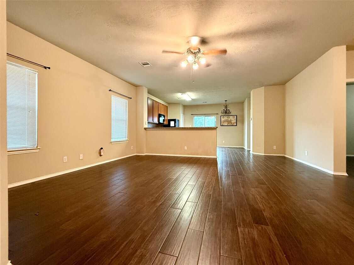 Foto principal - 6707 Enchanted Crest Dr