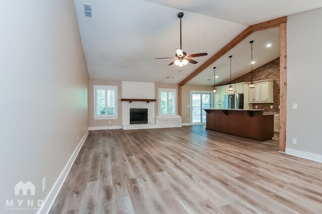 Foto del edificio - 1902 Grant Ln