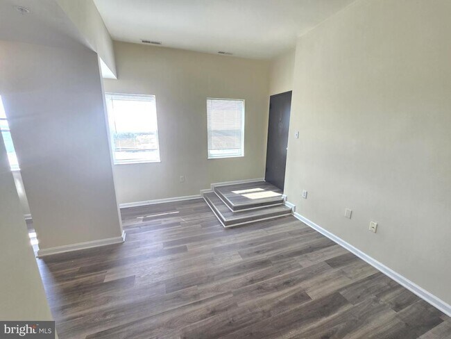 Foto del edificio - 317 East St