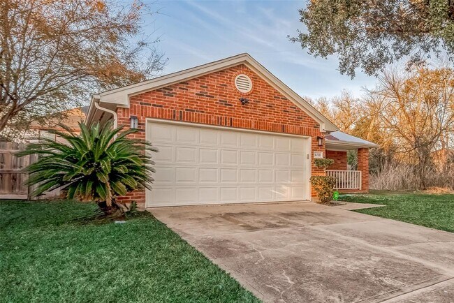 Foto del edificio - 16310 Blossomwood Ln
