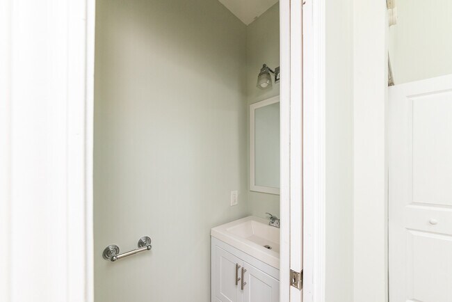 Foto del edificio - 712 N Willard Ct