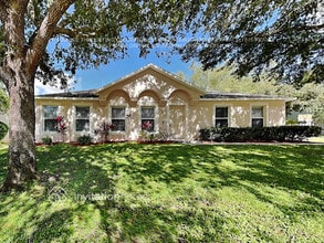 Building Photo - 2304 Kingscrest Cir