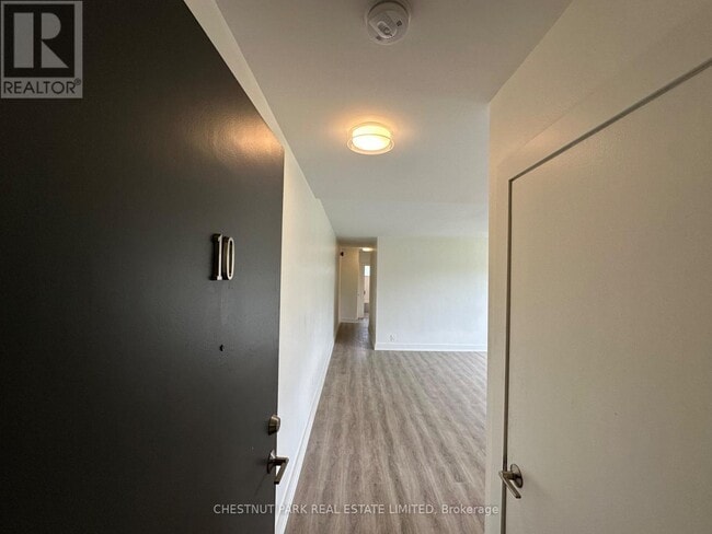 Building Photo - 9 Wingreen Ct