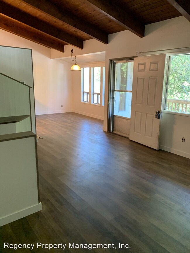 Building Photo - 3 br, 1.5 bath House - 2445 SW Willamette ...