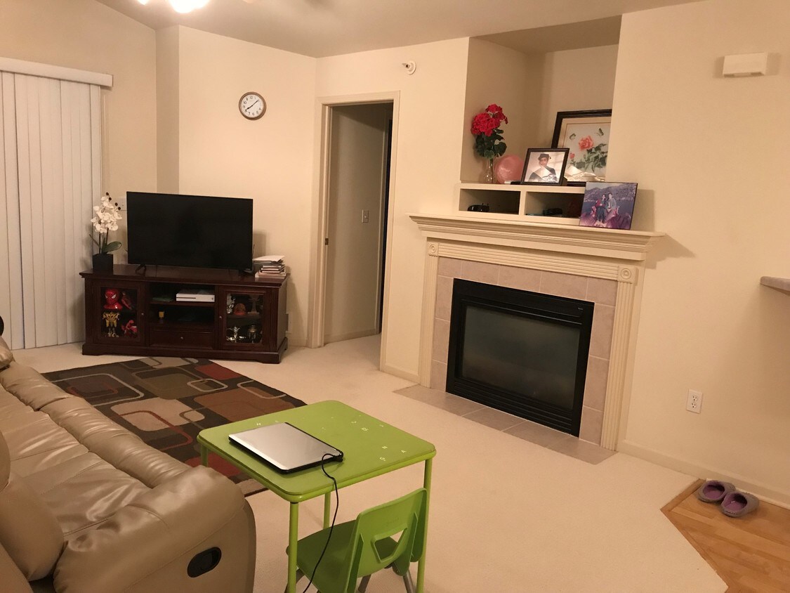 9301 S Cobblestone Way, Franklin, WI 53132 Condo for Rent in Franklin