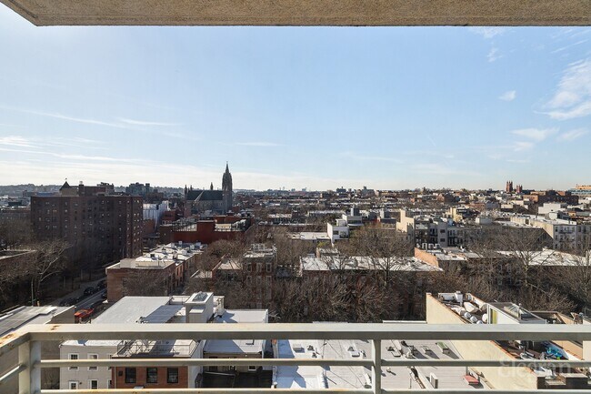 Foto del edificio - 378 Baltic St