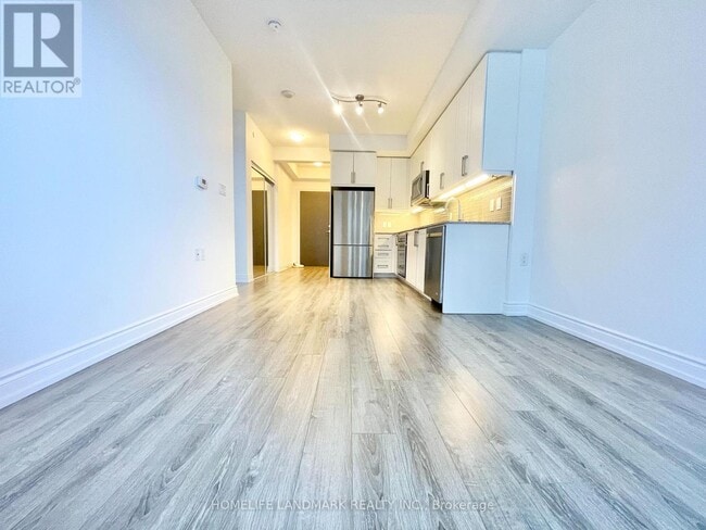 Photo du bâtiment - 9608-19608 Yonge St