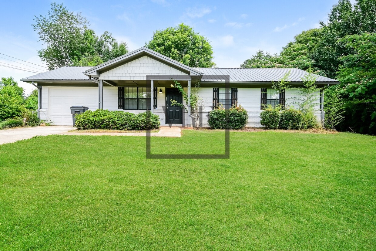 Primary Photo - 125 Grove Creek Dr