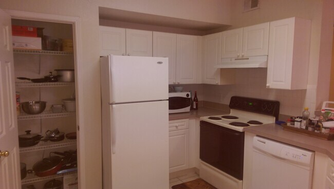 Building Photo - 215 Longview Avenue