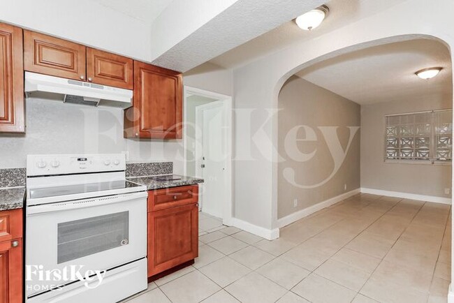 Foto del edificio - 4818 NW 8th St
