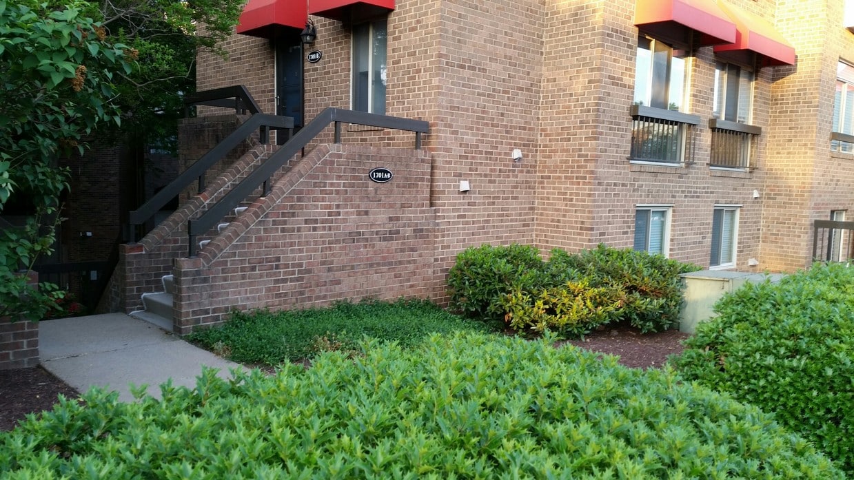 1701 S Hayes St Unit A, Arlington, VA 22202 Condo for Rent in