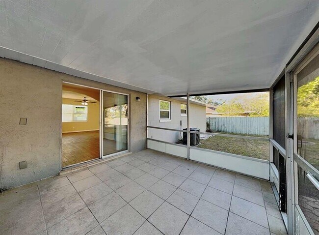 Foto del edificio - 963 Sonata Ln