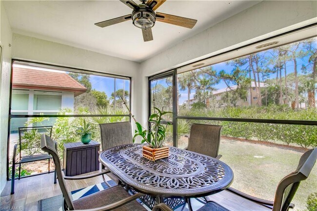 Foto del edificio - 345 Carnaby Ct