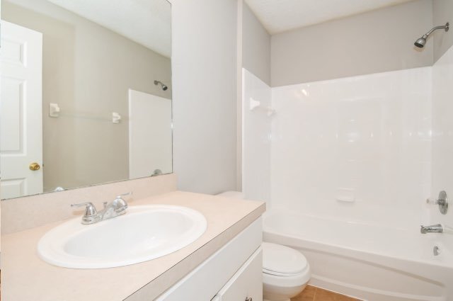 Building Photo - 9284 Thunderbolt Dr