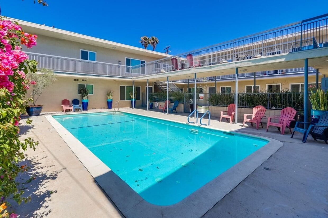 Foto principal - 920 Enterprise Ave