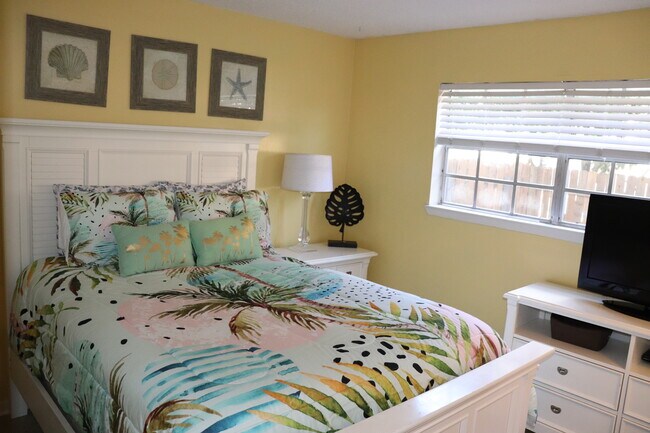 Foto del edificio - 375 Bluefish Dr