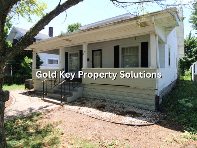 Building Photo - Spacious 2 BR 1 BA House with Covered Porc...