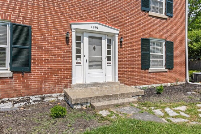 Building Photo - 1901 Nicholasville Rd