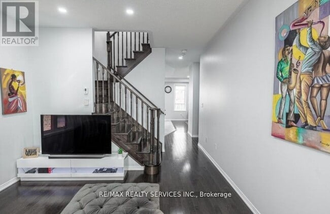 Building Photo - 2419 KENTUCKY DERBY Way