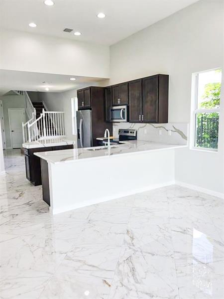 Foto del edificio - 5300 Thatcher Ct