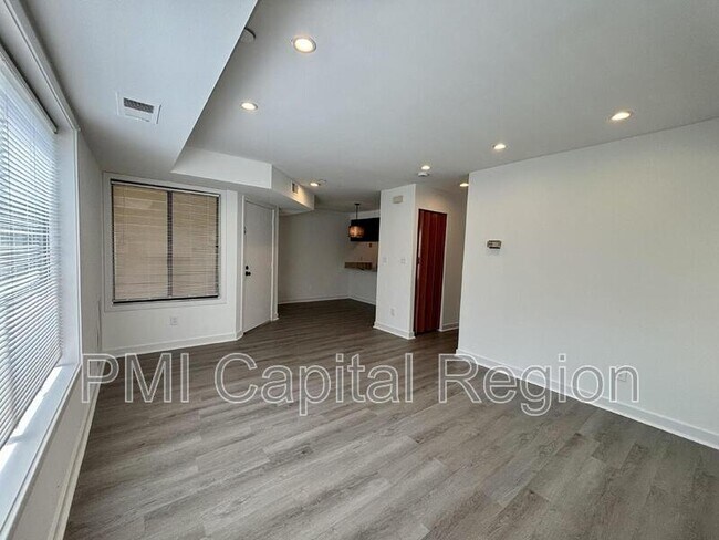 Foto del edificio - 9718 Hellingly Pl