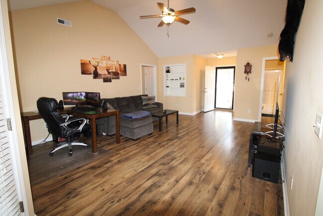 Foto del edificio - 2160 Waterwheel Dr
