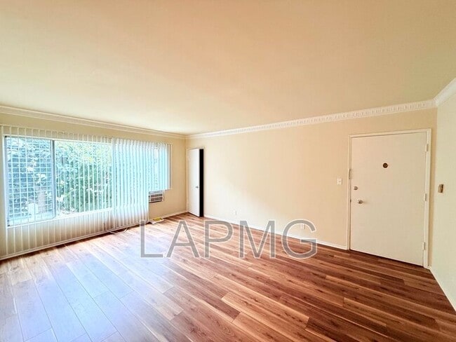 Building Photo - 356 Hayworth Ave