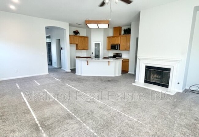 Building Photo - 2058 Buena Vista Dr