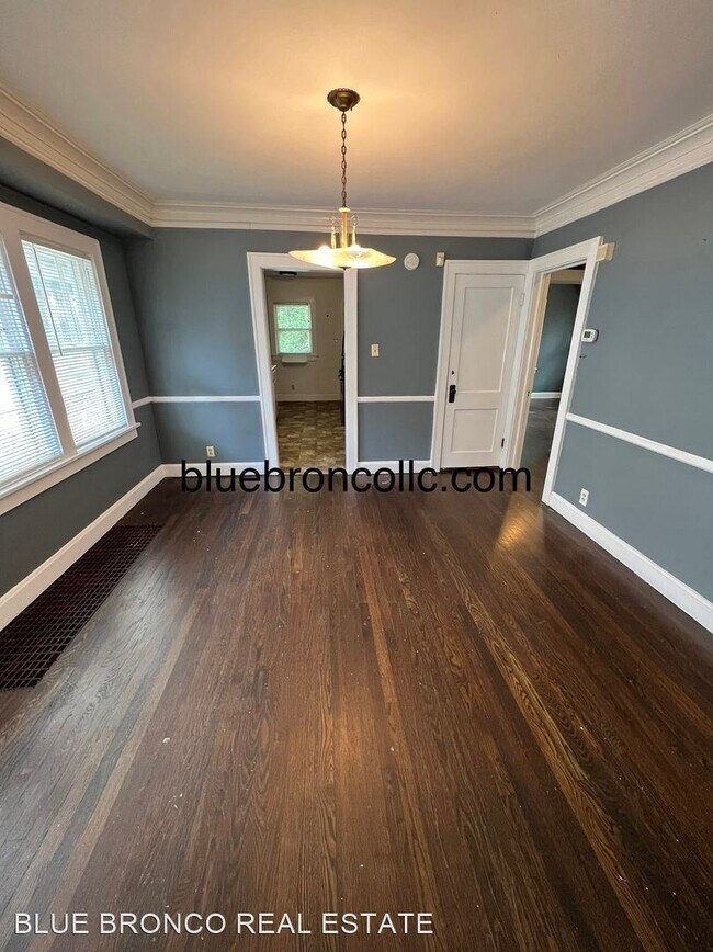 Building Photo - 2 br, 1 bath House - 1942 E 71st Terrace