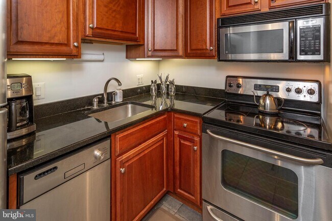 Building Photo - 2311 M St NW