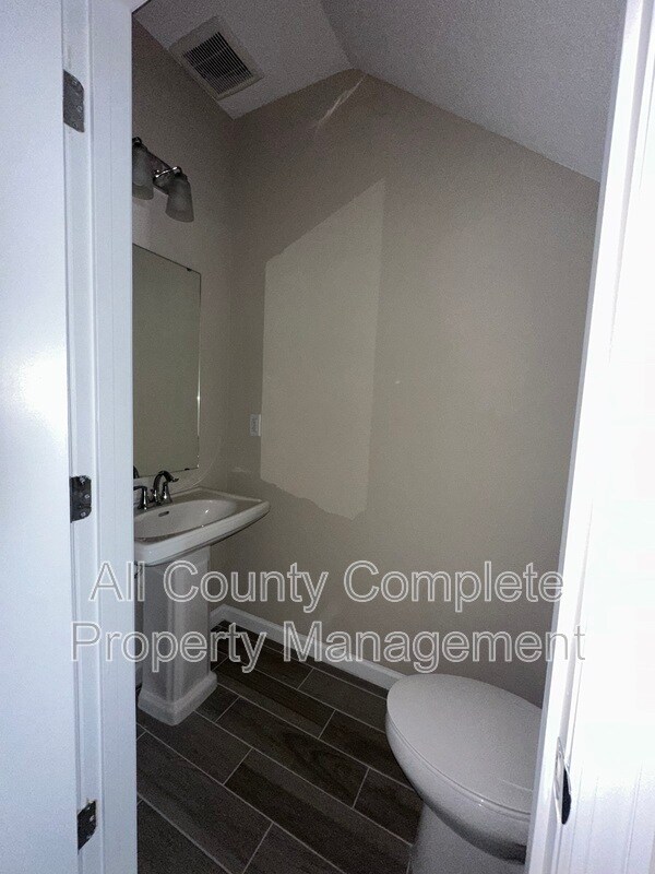 Building Photo - 2610 Sandy Dune Dr