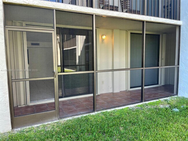 Foto del edificio - 8045 SW 107th Ave