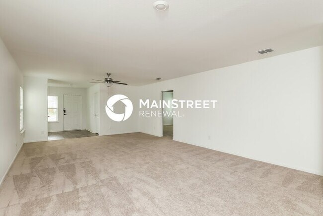Foto del edificio - 3 Bedroom Pet-Friendly Home in New Braunfels, TX with Main Street Renewal