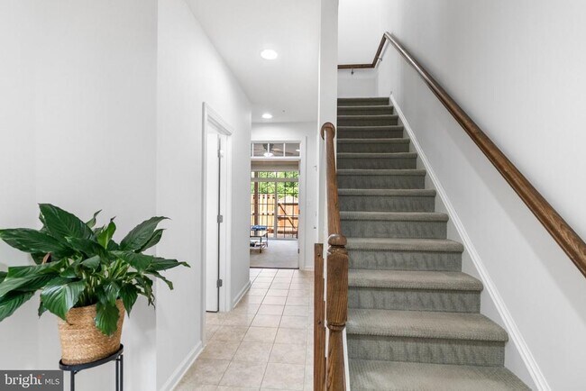Foto del edificio - 7410 Riding Meadow Way