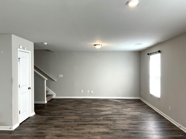 Foto del edificio - 107 Cold Creek Pkwy