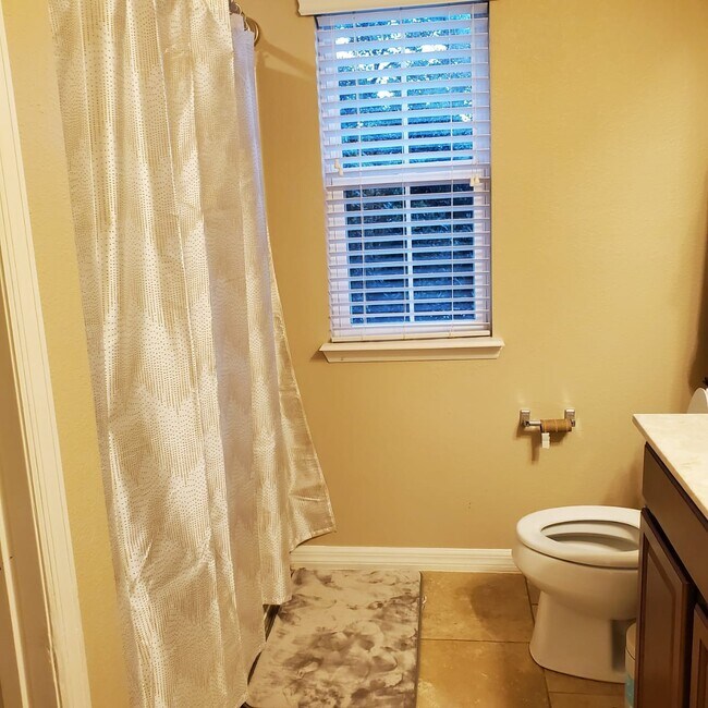 Foto del edificio - 106 Misty Glen Ln
